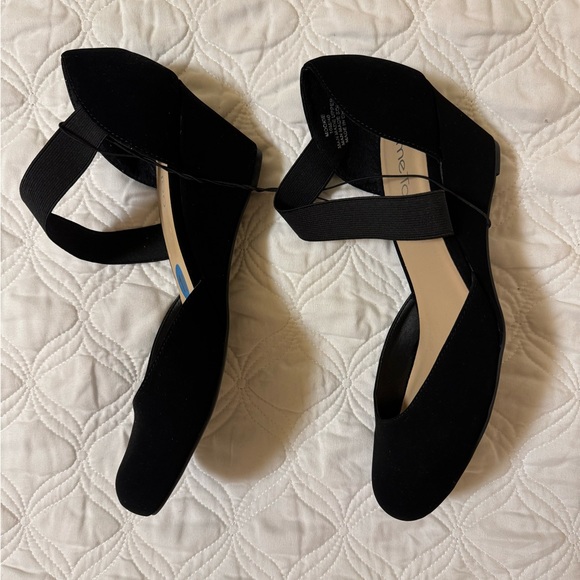 NWOT - Me Too  Women's Wedge  - Size 10 - Picture 8 of 11